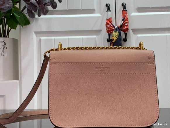 WIS PM CHAIN VUITTON LOCKME LOUIS 1028